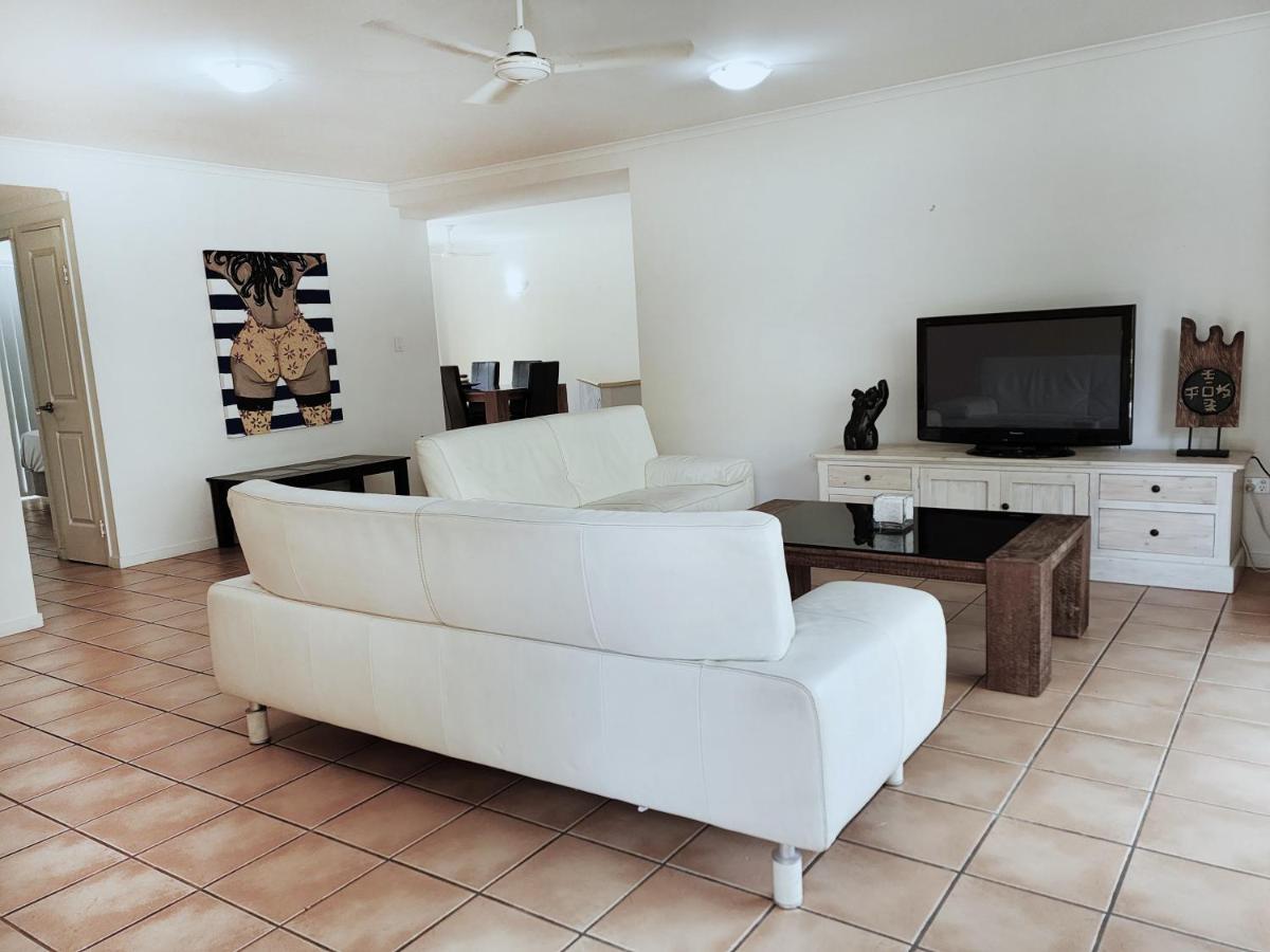 La Villa At Beach Court Airlie Beach Buitenkant foto