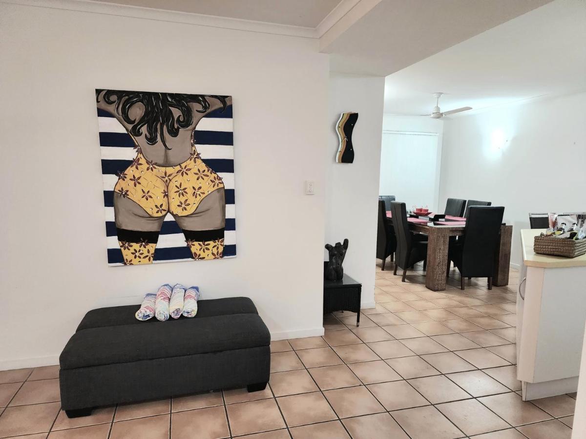 La Villa At Beach Court Airlie Beach Buitenkant foto
