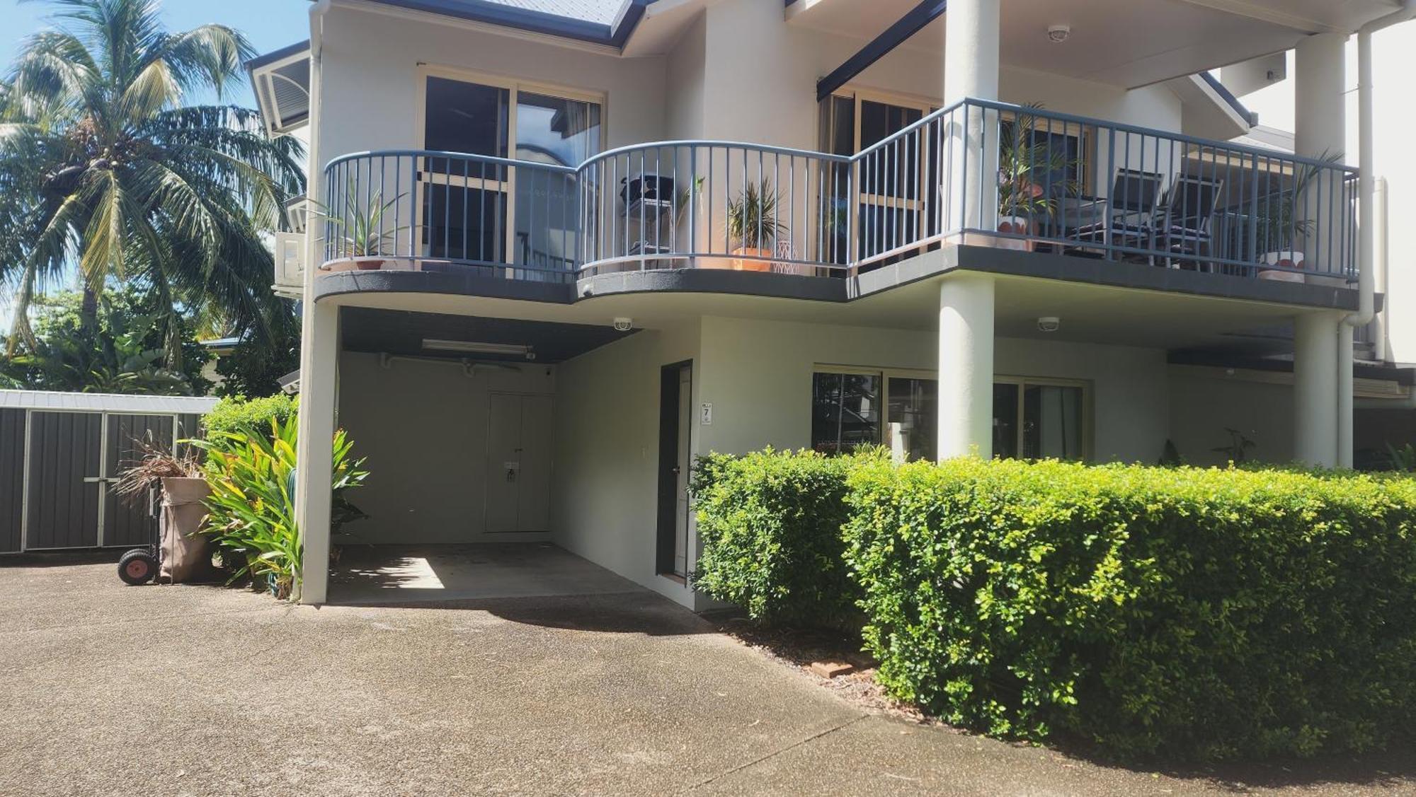 La Villa At Beach Court Airlie Beach Buitenkant foto